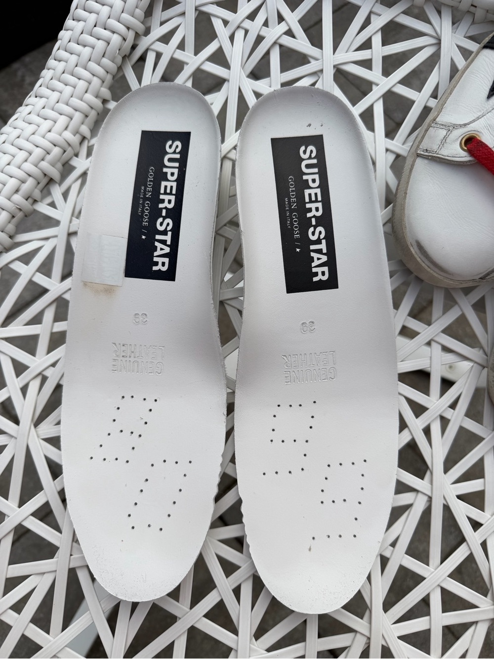 Golden Goose White women’s Sneakers with Red Laces and Navy Heelttga - Picture 10 of 11